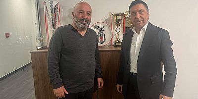 Gazeteci Bülent Çavuş, Beşiktaş'a üye oldu!