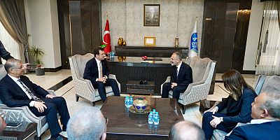 İBB Başkanı Ekrem İmamoğlu, Eyüpsultan Belediye Başkanı Mithat Bülent Özmen’e tebrik ziyaretinde bulundu.