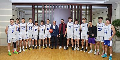 Sultangazi Belediyesi Spor Kulübü Basket Takımı’ndan Başkan Dursun’a ziyaret