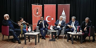 Usta gazeteciler, İstanbul Gazeteciler Derneği'nin gerçekleştirdiği panelde konuştu