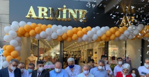 Armine Giyim Bayrampaşa'da açıldı