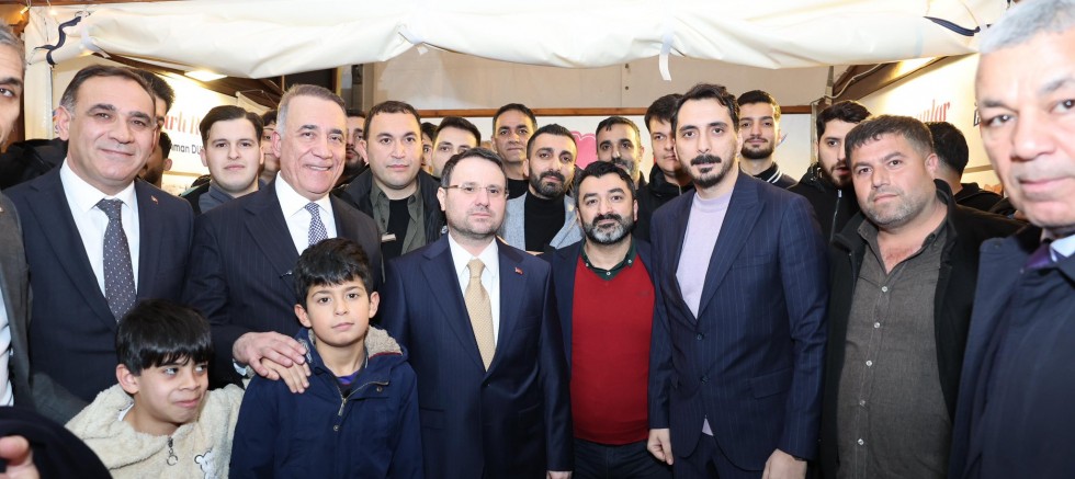 Abdurrahman Dursun, Adalet Bakanı Akın Gürlek ile Ramazan Etkinlik Çadırında Hemşehrileriyle Buluştu