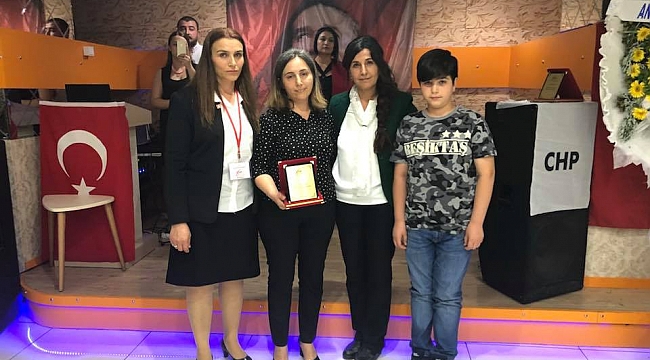 Ahmet Emre'nin annesi, 'Yılın Annesi' seçildi