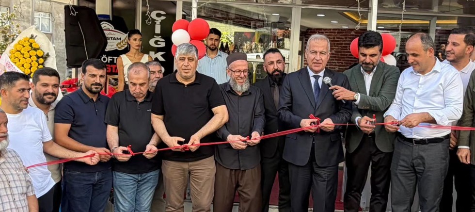 Ahmet Salmış’tan Gaziosmanpaşa’da Yeni İşletmeye Hayırlı Olsun Ziyareti