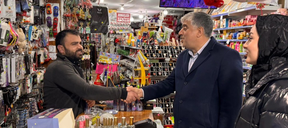  Ahmet Salmış’tan Salihpaşa Caddesi Esnafına Ramazan Ziyareti