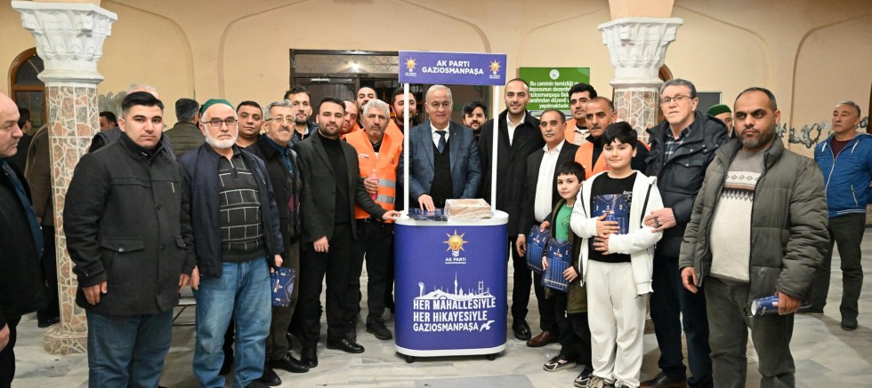 AK Parti Gaziosmanpaşa’dan Teravih Sonrası Lokum İkramı: “Bir Olmak Ruhumuzda Var”