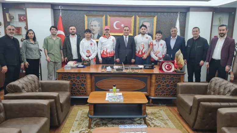 AK Parti Sultangazi İlçe Başkanı Kamacı, Genç Sporcuları Ağırladı