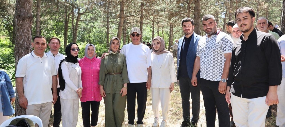 AK Parti Sultangazi Teşkilatı Piknikte Buluştu: Birlik ve Beraberlik Mesajı