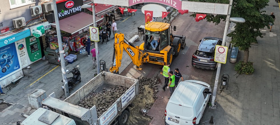 Ali Fuat Başgil Caddesi de yenileniyor