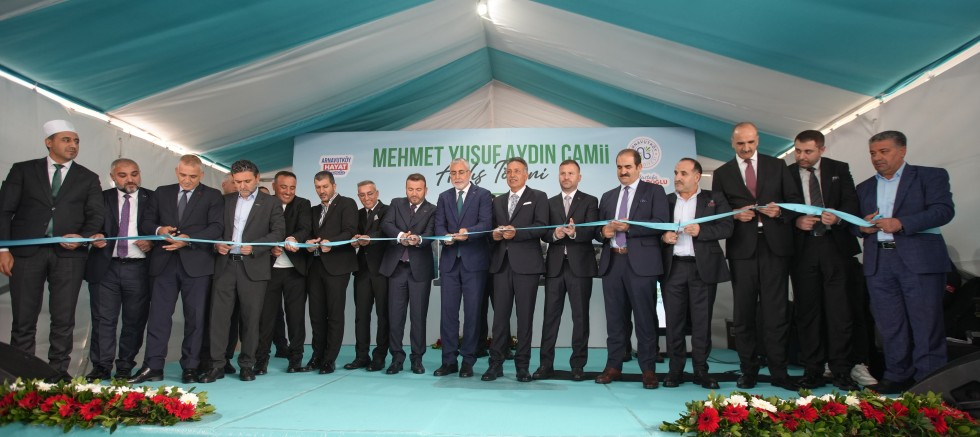 Arnavutköy’de Mehmet Yusuf Aydın Camii, Bakan Işıkhan’ın Katılımıyla İbadete Açıldı