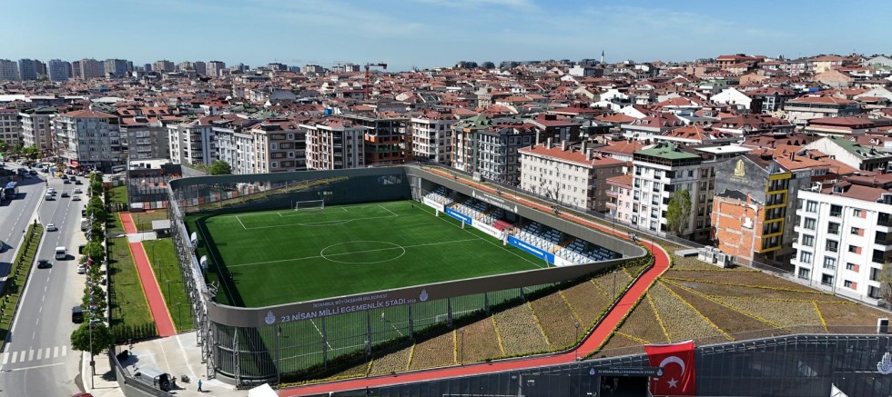 BAHÇELİVLER’DE 23 NİSAN MİLLİ EGEMENLİK STADI VE ZEMİN ALTI OTOPARKI AÇILDI