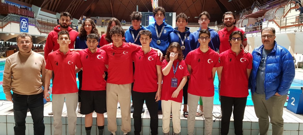 Bakırköy Ataspor Kulübü'nden yüzmede tarihi başarı