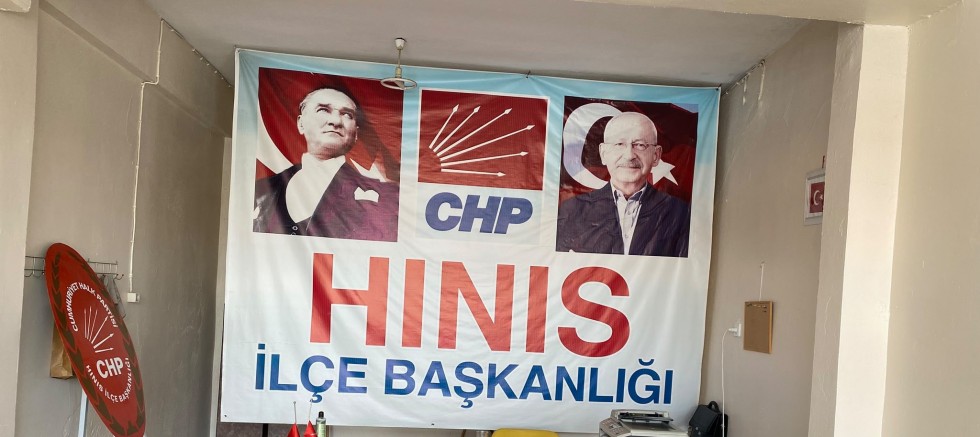 Barış Yarkadaş’tan CHP Hınıs İddiası: Kılıçdaroğlu’nun Fotoğrafı Asıldı