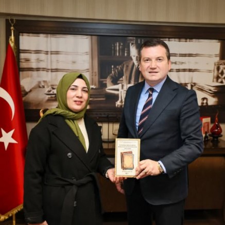 Başkan Balcıoğlu, yazar Seyran Çağları’ı makamında ağırladı