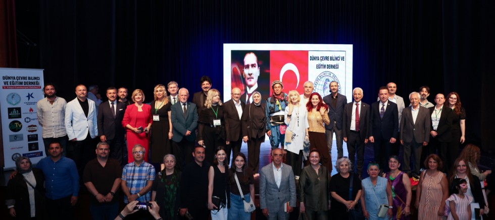 BAŞKAN ÇEBİ’YE HALKA HİZMET ONUR EMEK ÖDÜLÜ
