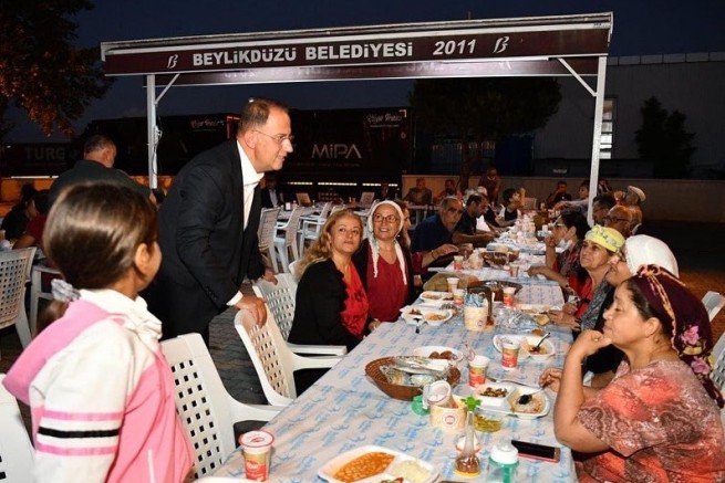 Başkan Mehmet Murat Çalık Karacaahmet Sultan Gürpınar Cemevi'nde Muharrem Orucuna Katıldı