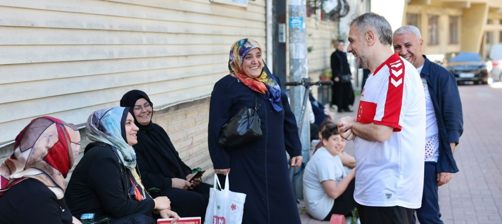Başkan Vekili İbrahim Akın, YKS günü aileleri yalnız bırakmadı