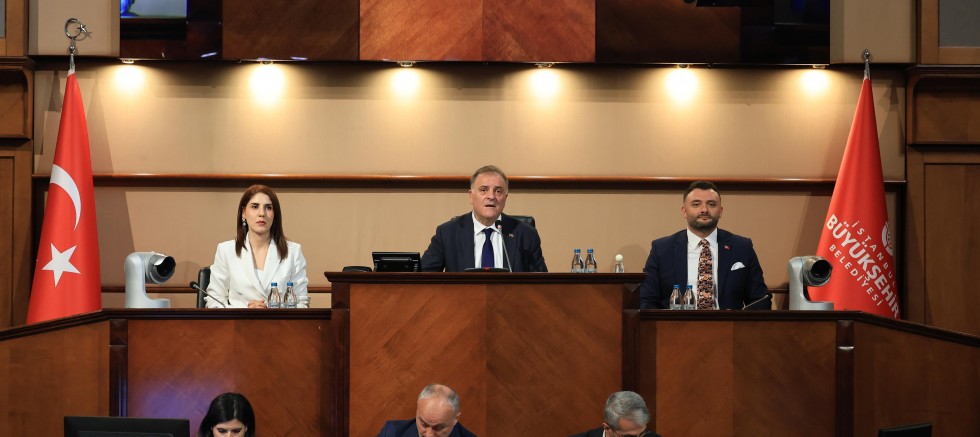 İBB Meclisi’nde Nuri Aslan'dan 'mühürsüz oy' resti: Burada atı alan Üsküdar’ı geçemez