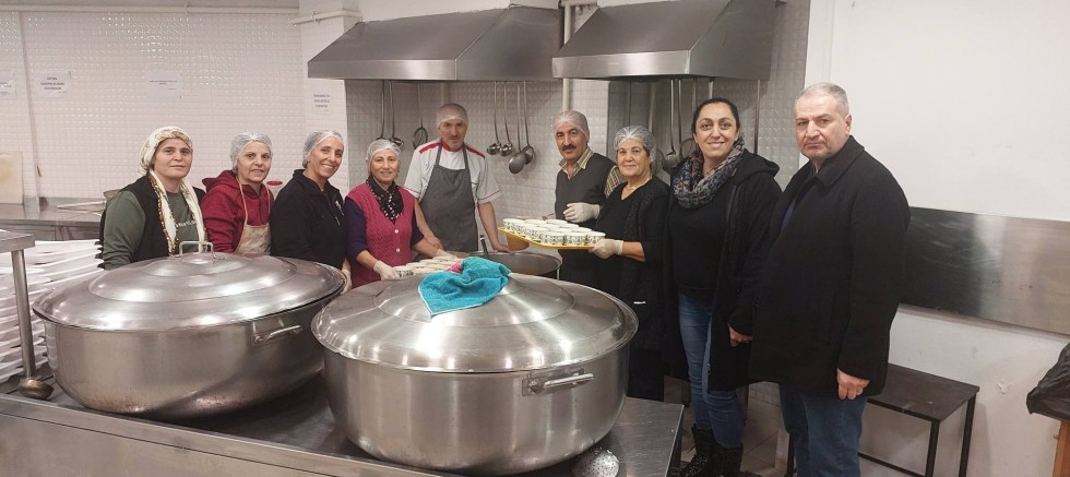 Beşiktaş Cemevi’nde Hızır Orucu Lokmaları Paylaşıldı