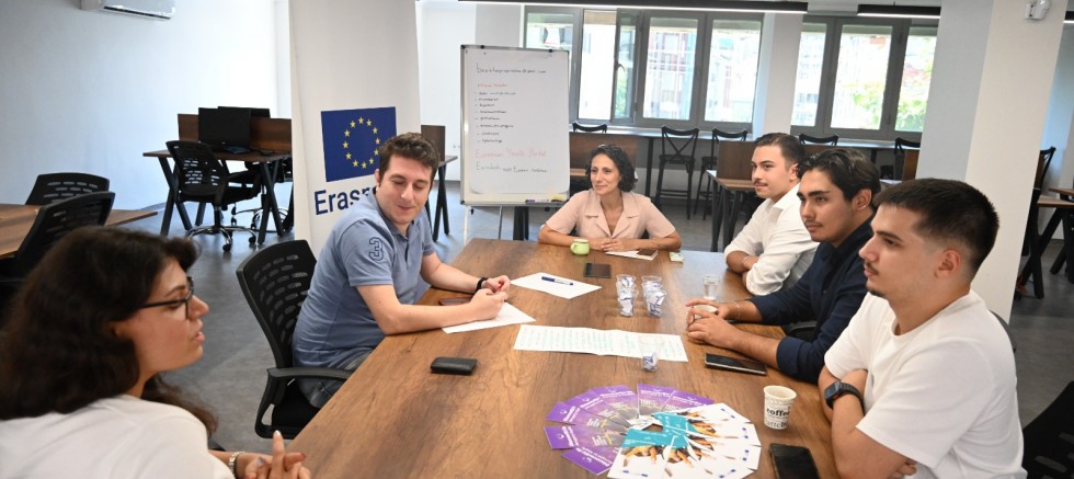 BEŞİKTAŞ’TA GENÇLER FİKİRLERİNİ PROJEYE DÖNÜŞTÜRDÜ