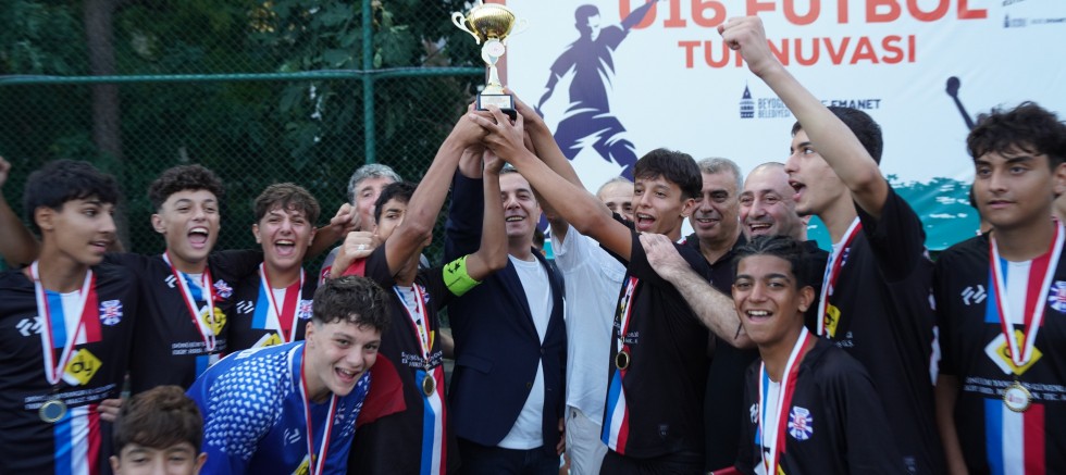 BEYOĞLU’NDA ZAFER BAYRAMI COŞKUSU FUTBOL TURNUVASIYLA TAÇLANDI