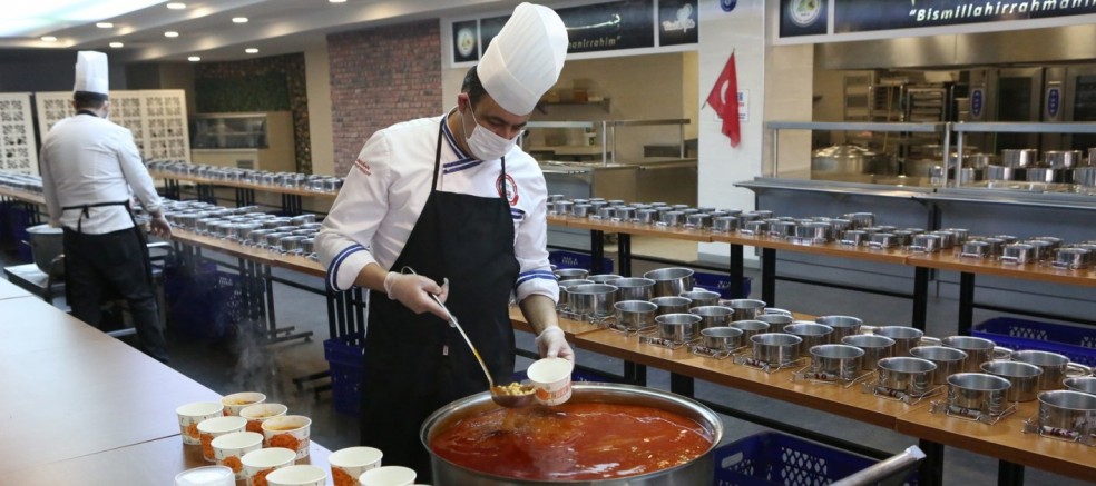 Bolu Belediyesi’nden karantinadaki vatandaşlara her gün sıcak yemek