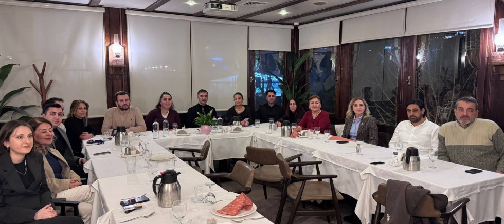 CHP Beşiktaş İlçe Başkanı Mehmet Arslan Ramazan’ın İlk Gününde İlçe Yöneticileriyle İftarda Buluştu