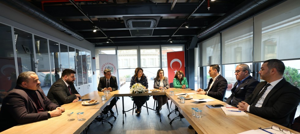 Cumhuriyet Halk Partisi İstanbul İl Başkanı Özgür Çelik’ten DİSK ve İstanbul Barosu’na ziyaret