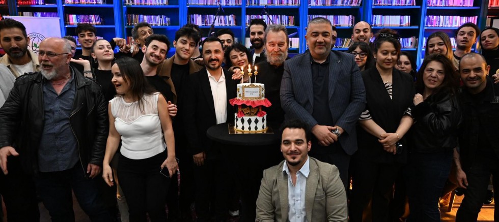 DÜNYA TİYATRO GÜNÜ, GAZİOSMANPAŞA’DA DOĞAÇLAMA TİYATRO ETKİNLİĞİ İLE KUTLANDI 