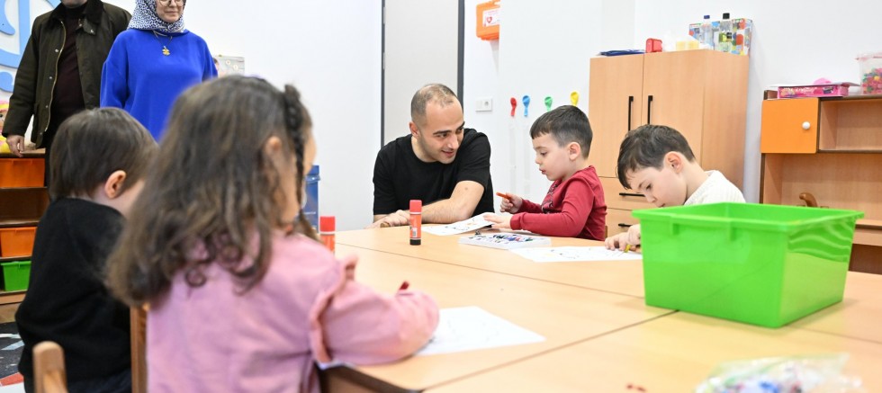 Eray Karadeniz’den Anne-Çocuk Etkinlik Merkezi Ziyareti