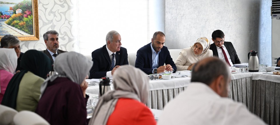 Eray Karadeniz ve AK Parti Gaziosmanpaşa Teşkilatı Grup Toplantısında Bir Araya Geldi