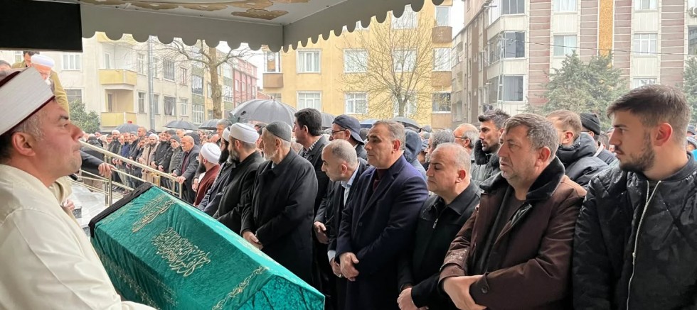 Fatma Koç Son Yolculuğuna Uğurlandı: Sultangazi’de Duygusal Cenaze Töreni