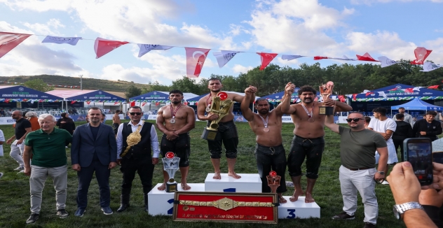 578 Pehlivan İstanbul’un Kırkpınarı Arnavutköy’de Kol Bağladı