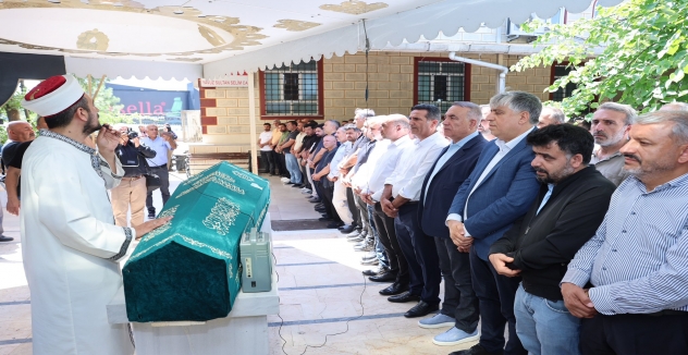 Meslektaşlarının Omuzlarında ve Dualarla Son Yolculuğuna Uğurlandı: Gazeteci İbrahim Halil Uçar (Oscar Melih) Ebediyete Uğurlandı