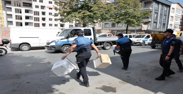 KÜÇÜKÇEKMECE’DE YAYA HAKKI İÇİN SIKI DENETİM YAYA YOLUNU İŞGAL EDENLERE ZABITA DENETİMİ