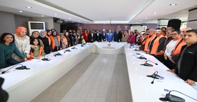 AK Parti Gaziosmanpaşa’da Türkiye Yüzyılı Buluşmaları: Bakan Kacır Teşkilat Mensuplarıyla Bir Araya Geldi
