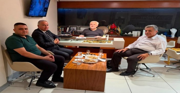 AK Parti Gaziosmanpaşa İlçe Başkanı İsmail Ergüneş’ten İş İnsanı Murat Haşhaş’a Geçmiş Olsun Ziyareti