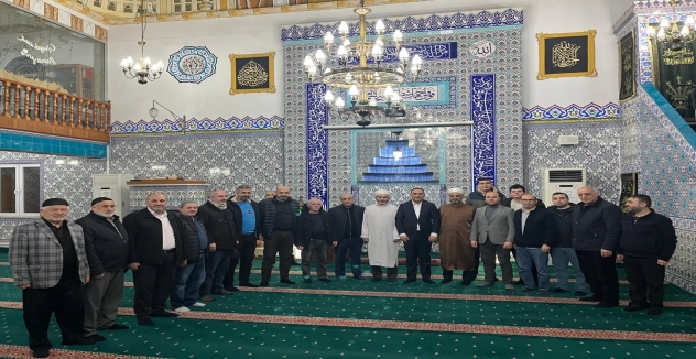 AK Parti Sultangazi İlçe Başkanı İmdat Kamacı Teravihte Vatandaşlarla Buluştu