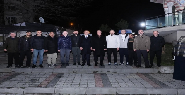 Av. Abdurrahman Dursun ile İmdat Kamacı, Teravih Sonrası Vatandaşlarla Buluştu