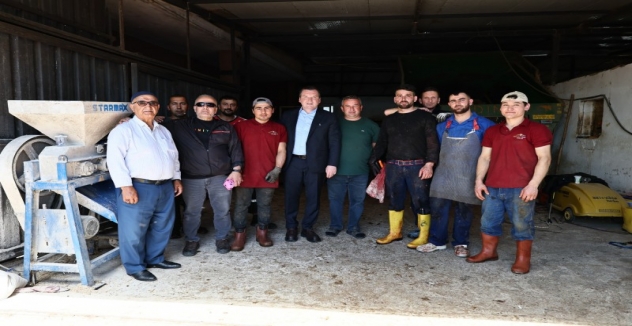 Başkan Balcıoğlu, Cezayir Öztürk’ün çiftliğini ziyaret etti