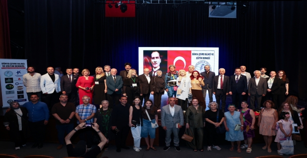 BAŞKAN ÇEBİ’YE HALKA HİZMET ONUR EMEK ÖDÜLÜ
