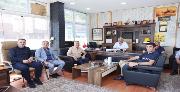 Başkan Dursun’dan Akşemsettin Camii’nde Cuma Namazı Sonrası Vatandaşlarla Buluşma