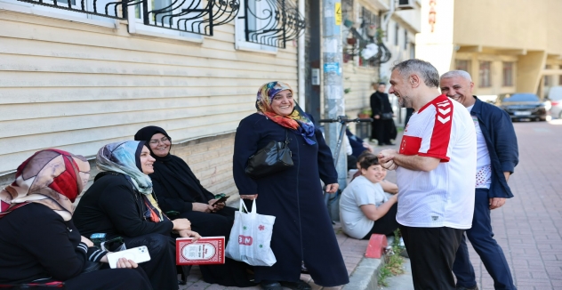 Başkan Vekili İbrahim Akın, YKS günü aileleri yalnız bırakmadı