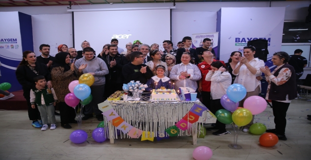 Bayrampaşa’da engel tanımayan doğum günü sevinci