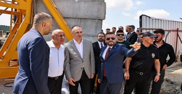 Candaroğlu: “Deprem Değil, İhmalkârlık ve Tedbirsizlik Can Alıyor”