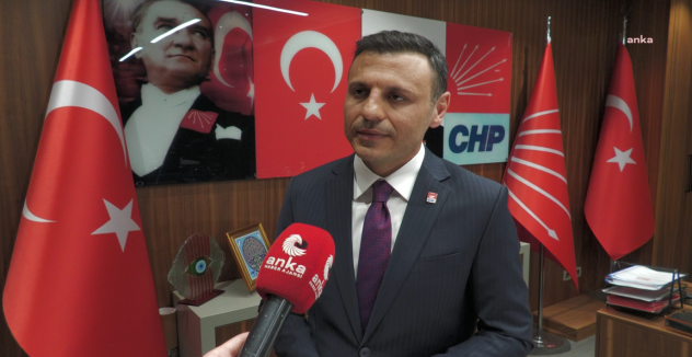CHP ilçe başkanlıklarına İmamoğlu’nun posterlerinin indirilmesi yazısı gönderildi… CHP İstanbul İl Başkanı Çelik: “Daha fazla Ekrem İmamoğlu bayrağı asılması talimatımdır”