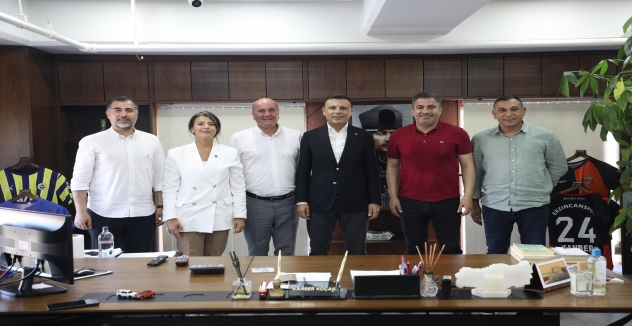 CHP Sultangazi İlçe Başkanı Kanber Koçak, Koçak Bantçılık'ta CHP Heyetini Ağırladı
