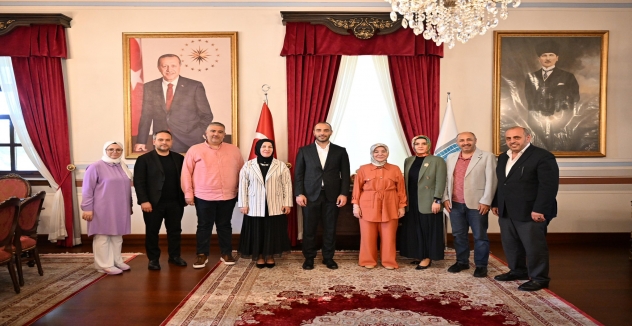  Eray Karadeniz’den Darülaceze Ziyareti: “Büyüklerimizin Hayır Duaları Bizim İçin Çok Kıymetli”