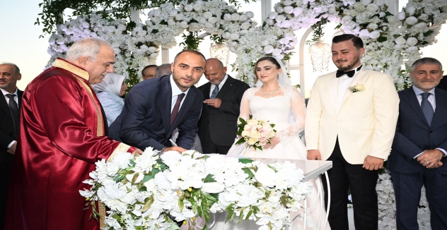 Eray Karadeniz, Mehmet Emin ve Şeyma'nın Nikahına Şahitlik Etti