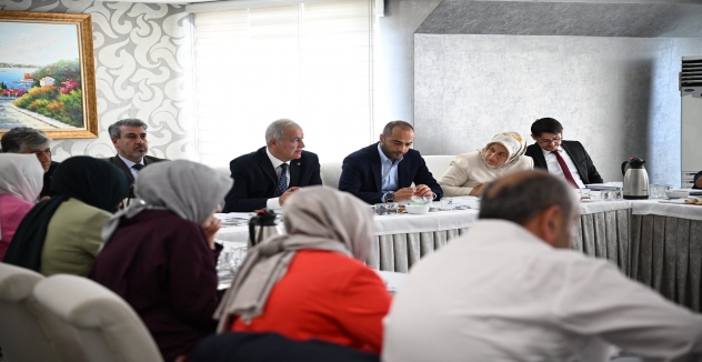 Eray Karadeniz ve AK Parti Gaziosmanpaşa Teşkilatı Grup Toplantısında Bir Araya Geldi